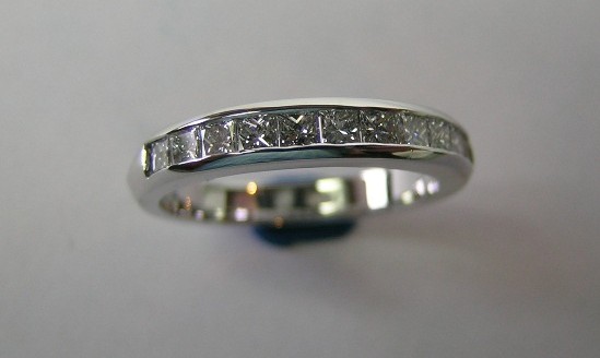 Princess cut diamond ladies wedding ring